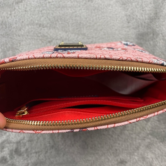 Dooney and Bourke Limited Edition Disney Valentine Purse BRAND NEW - Picture 6 of 10